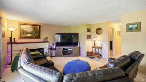 868 Holly Avenue Rohnert Park CA 94928