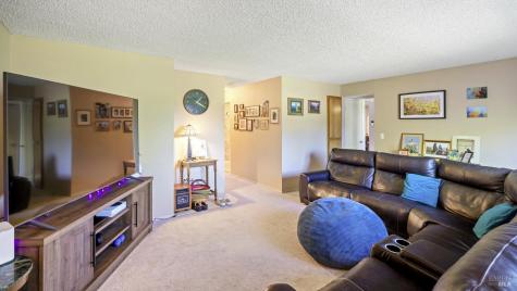 868 Holly Avenue Rohnert Park CA 94928
