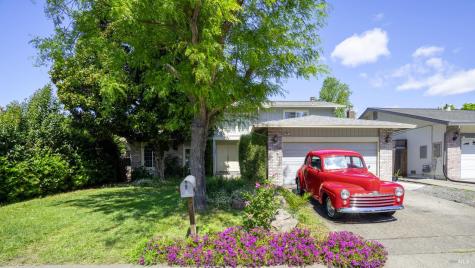 868 Holly Avenue Rohnert Park CA 94928