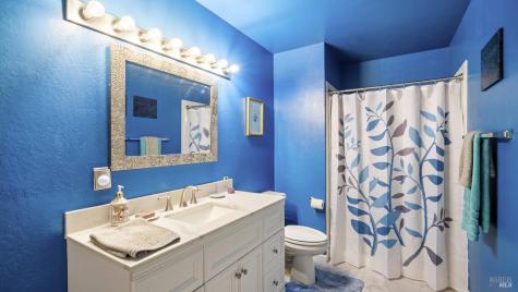 868 Holly Avenue Rohnert Park CA 94928