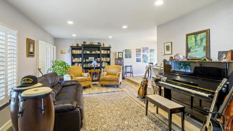 868 Holly Avenue Rohnert Park CA 94928
