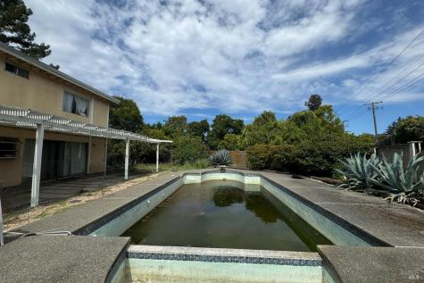 168 Rancho Bonito Circle Petaluma CA 94954
