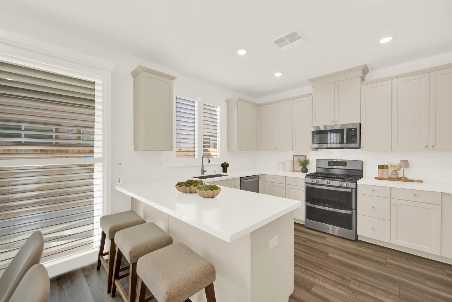 3530 Damora Avenue Sacramento CA 95835