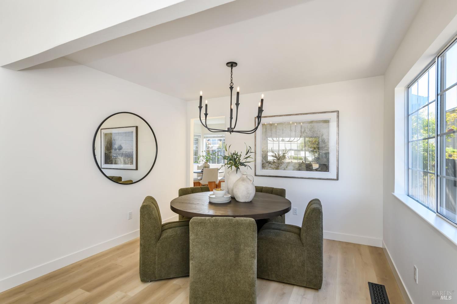 1620 Caulfield Lane Petaluma CA 94954