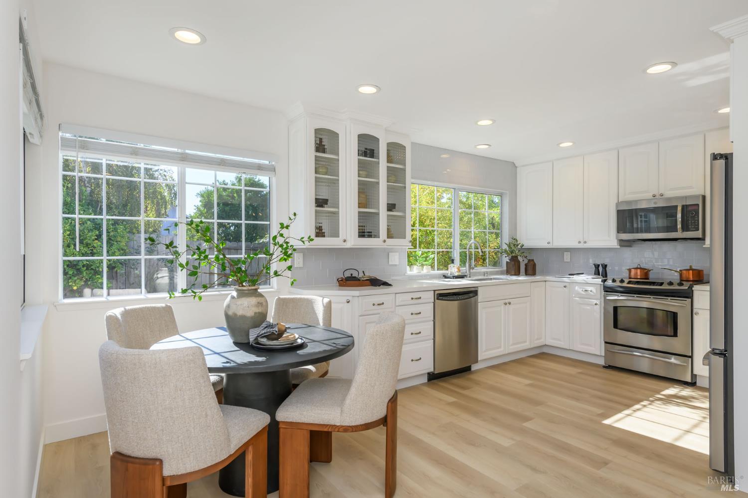 1620 Caulfield Lane Petaluma CA 94954