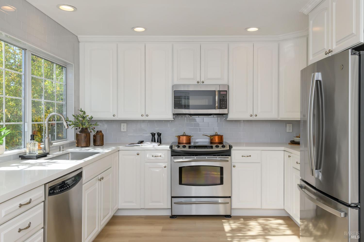 1620 Caulfield Lane Petaluma CA 94954