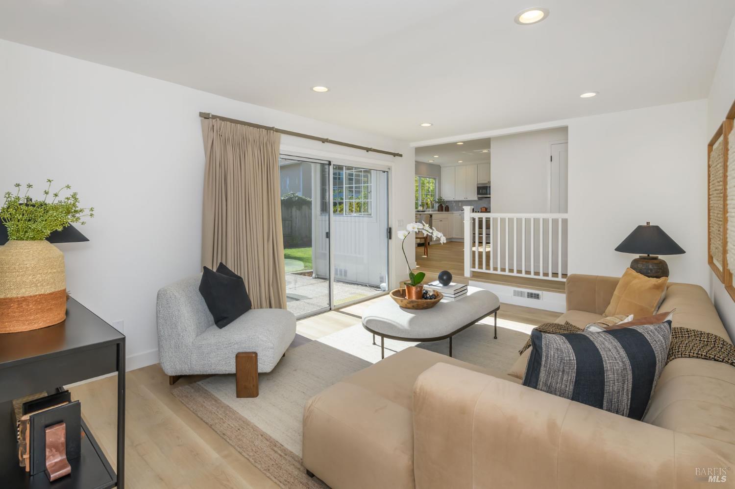 1620 Caulfield Lane Petaluma CA 94954