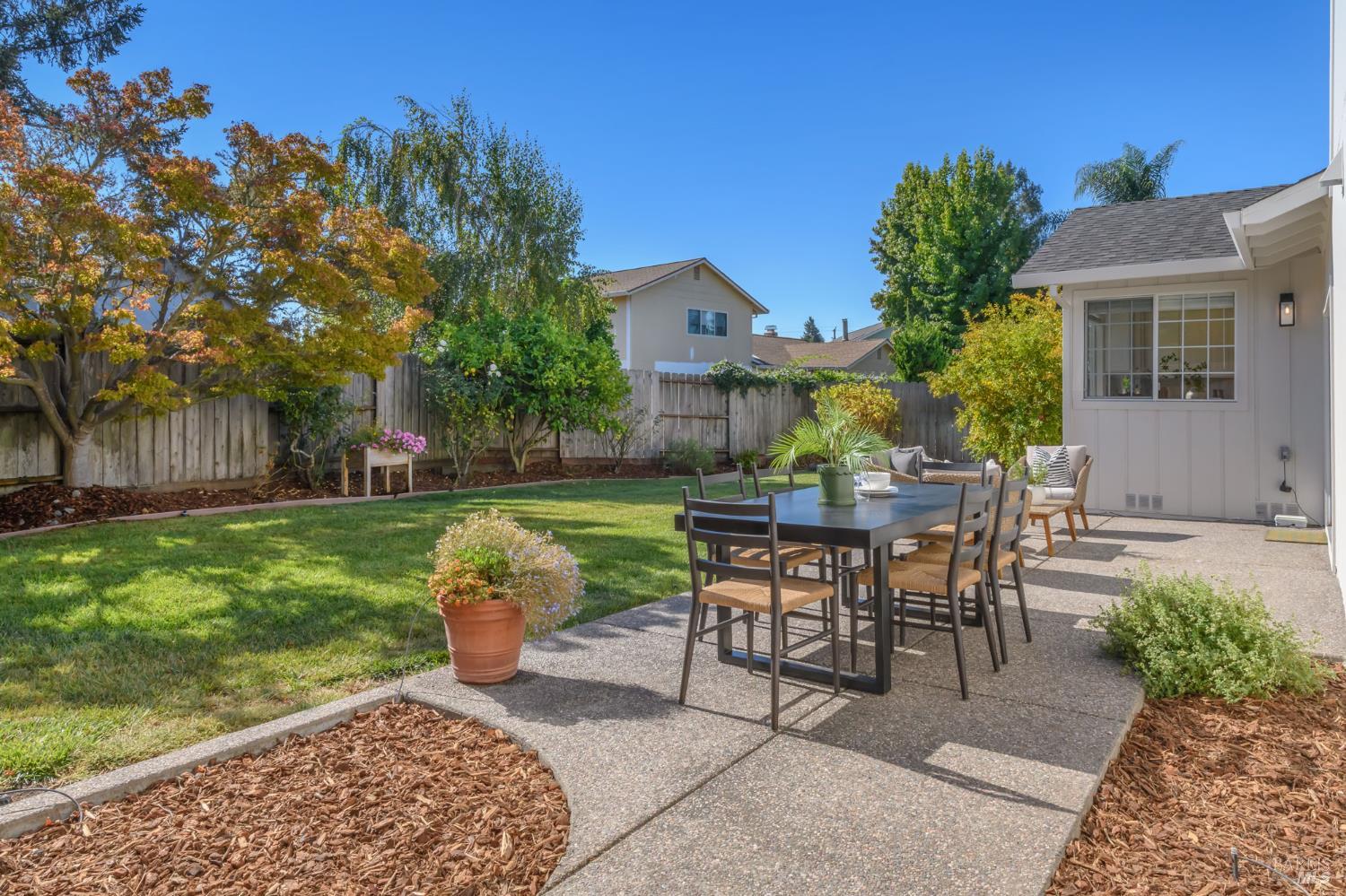 1620 Caulfield Lane Petaluma CA 94954