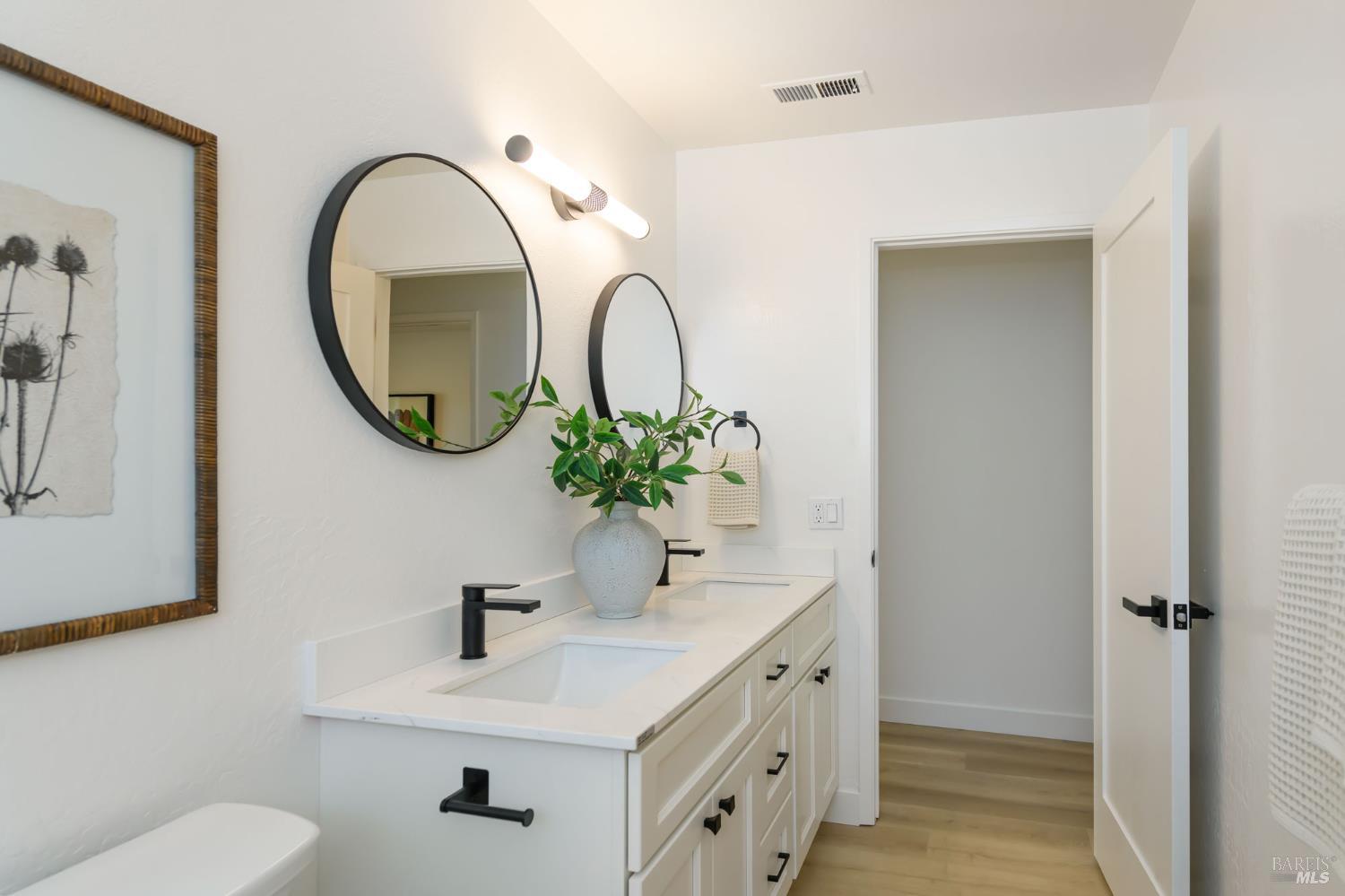1620 Caulfield Lane Petaluma CA 94954