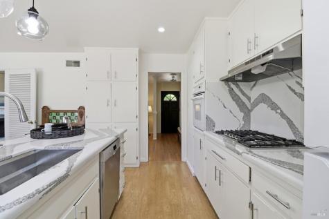 131 Grande Vista Novato CA 94947