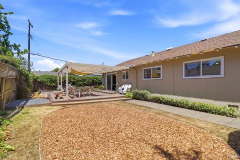 131 Grande Vista Novato CA 94947