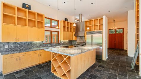 812 Leslie Creek Lane Santa Rosa CA 95404