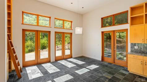 812 Leslie Creek Lane Santa Rosa CA 95404