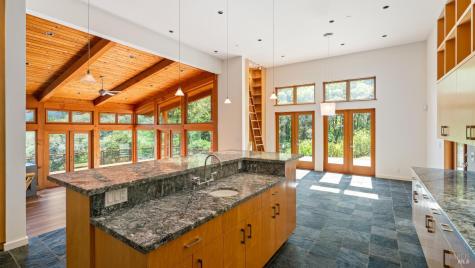812 Leslie Creek Lane Santa Rosa CA 95404