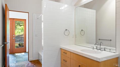 812 Leslie Creek Lane Santa Rosa CA 95404