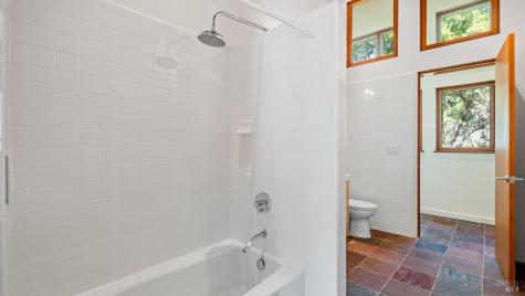 812 Leslie Creek Lane Santa Rosa CA 95404