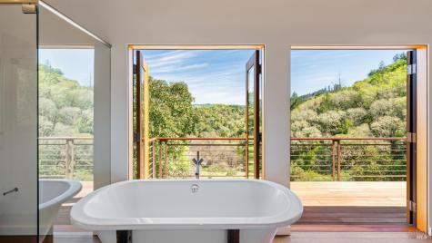 812 Leslie Creek Lane Santa Rosa CA 95404
