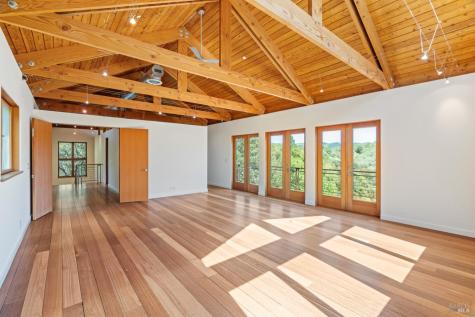 812 Leslie Creek Lane Santa Rosa CA 95404