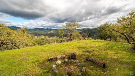 812 Leslie Creek Lane Santa Rosa CA 95404