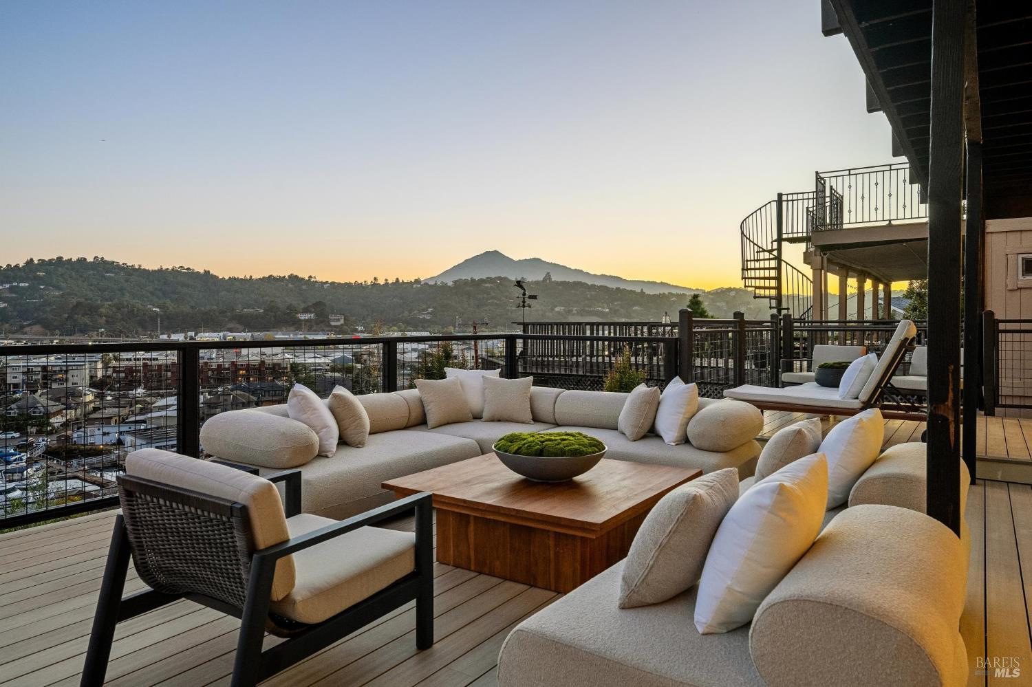 66 Marina Court Drive San Rafael CA 94901