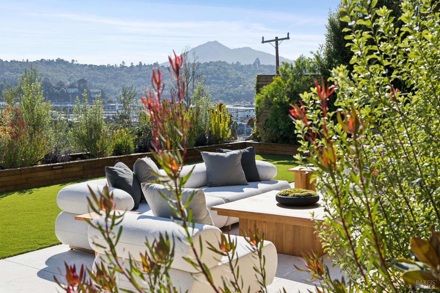 66 Marina Court Drive San Rafael CA 94901