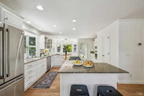 2546 Cresta Road Santa Rosa CA 95404