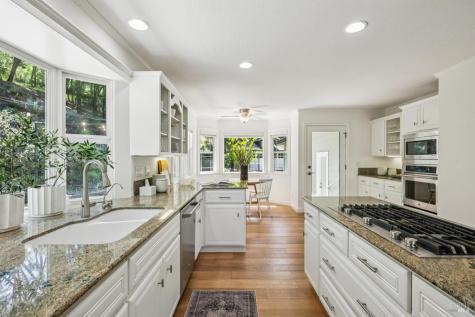 2546 Cresta Road Santa Rosa CA 95404