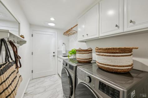 2546 Cresta Road Santa Rosa CA 95404