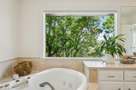 2546 Cresta Road Santa Rosa CA 95404
