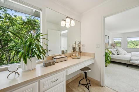 2546 Cresta Road Santa Rosa CA 95404