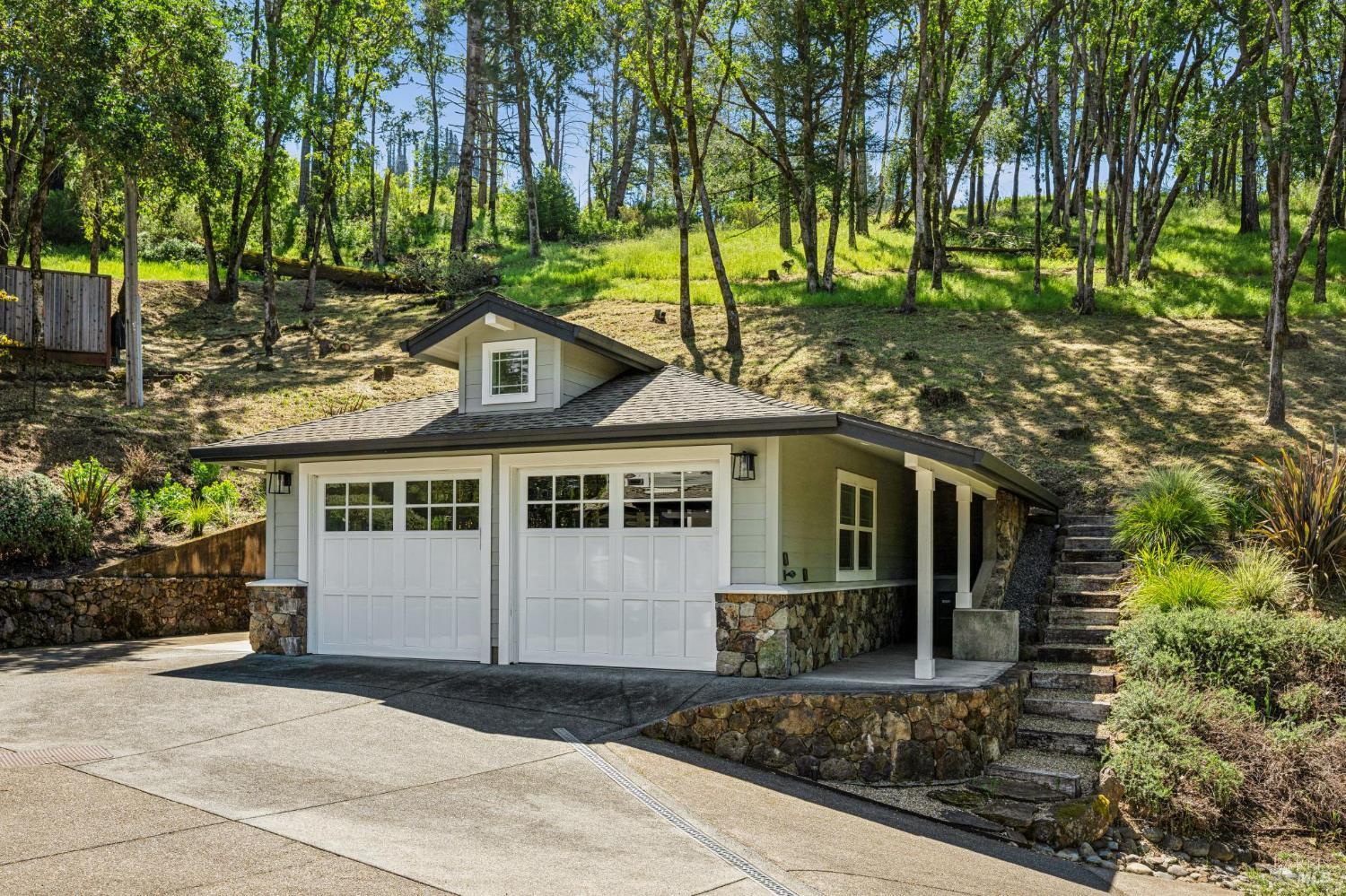 2546 Cresta Road Santa Rosa CA 95404