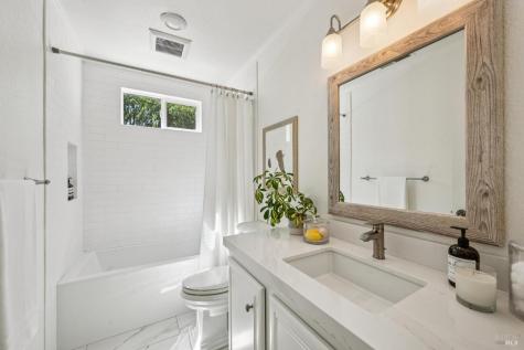 2546 Cresta Road Santa Rosa CA 95404