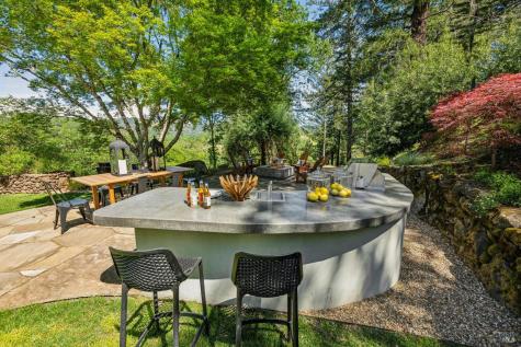2546 Cresta Road Santa Rosa CA 95404