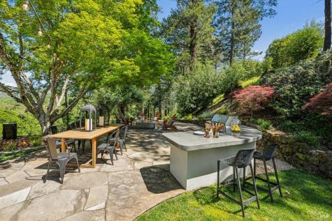 2546 Cresta Road Santa Rosa CA 95404