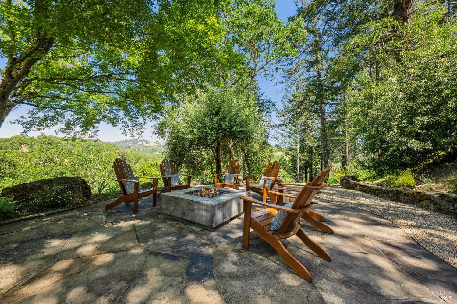 2546 Cresta Road Santa Rosa CA 95404