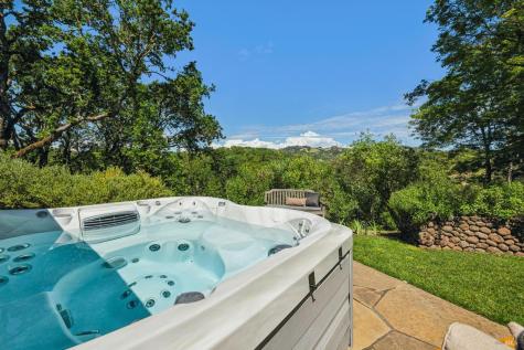 2546 Cresta Road Santa Rosa CA 95404