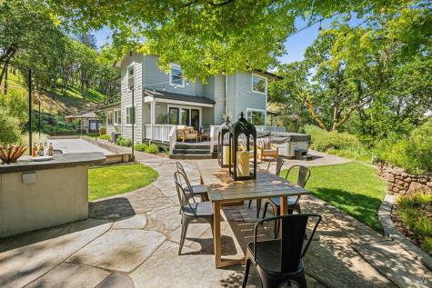 2546 Cresta Road Santa Rosa CA 95404