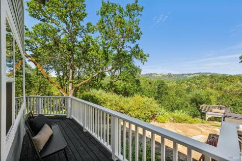 2546 Cresta Road Santa Rosa CA 95404