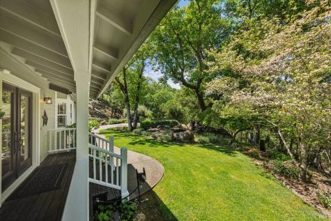2546 Cresta Road Santa Rosa CA 95404