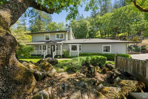 2546 Cresta Road Santa Rosa CA 95404