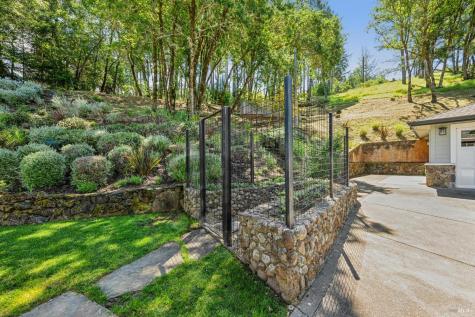 2546 Cresta Road Santa Rosa CA 95404
