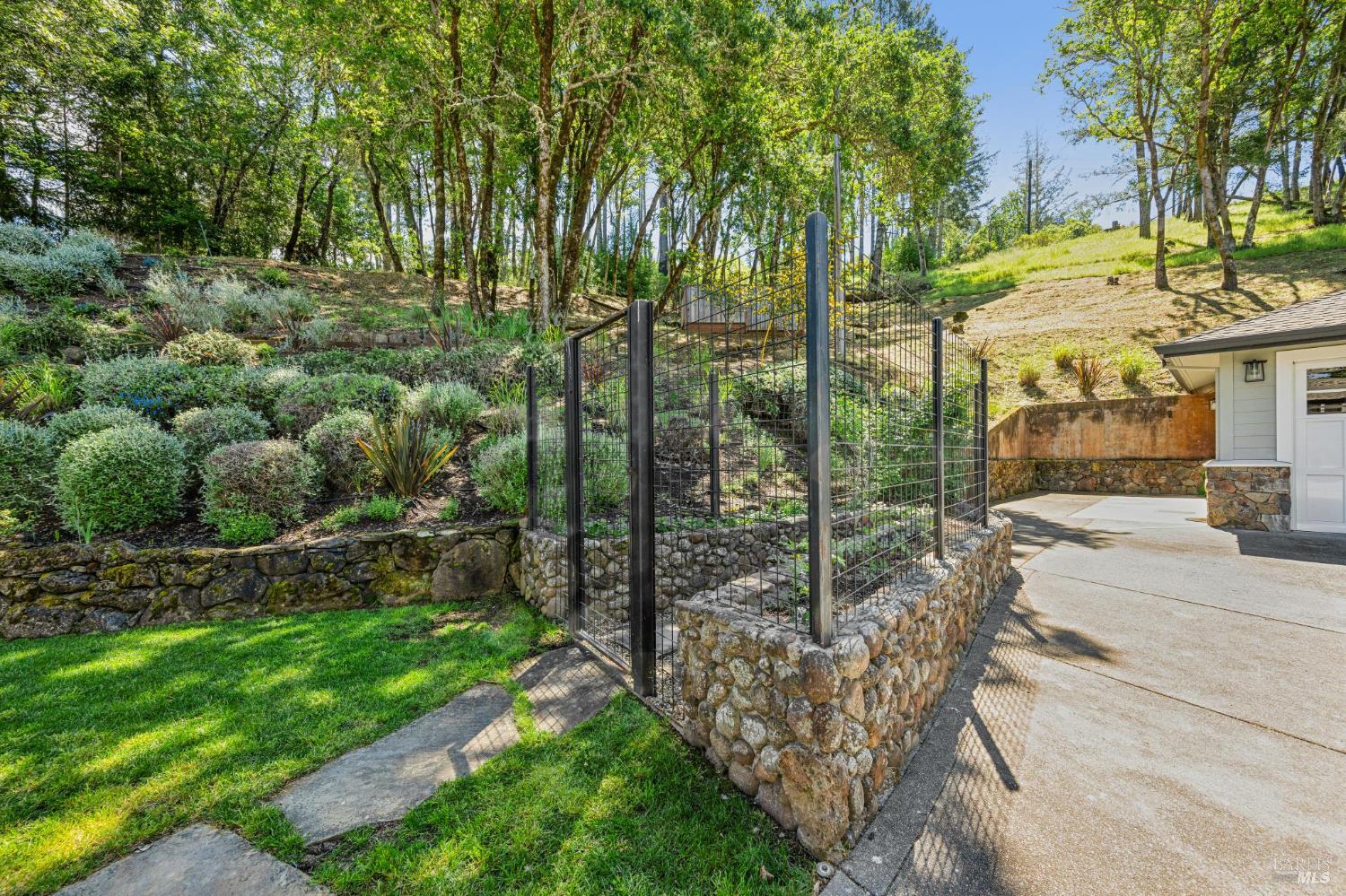 2546 Cresta Road Santa Rosa CA 95404
