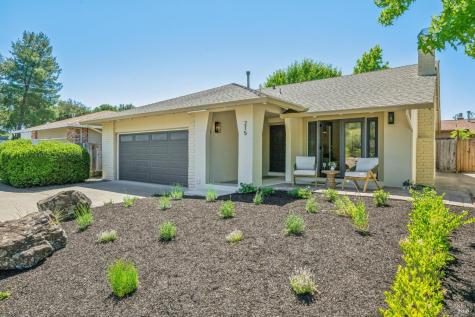 215 Hemlock Drive Healdsburg CA 95448