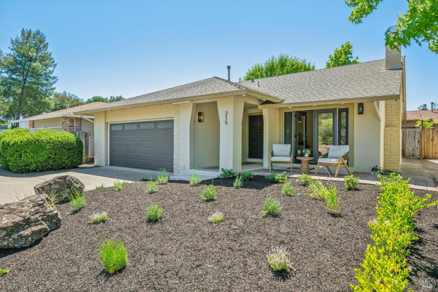 215 Hemlock Drive Healdsburg CA 95448