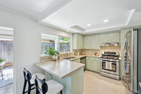 215 Hemlock Drive Healdsburg CA 95448
