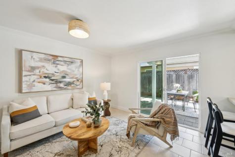 215 Hemlock Drive Healdsburg CA 95448