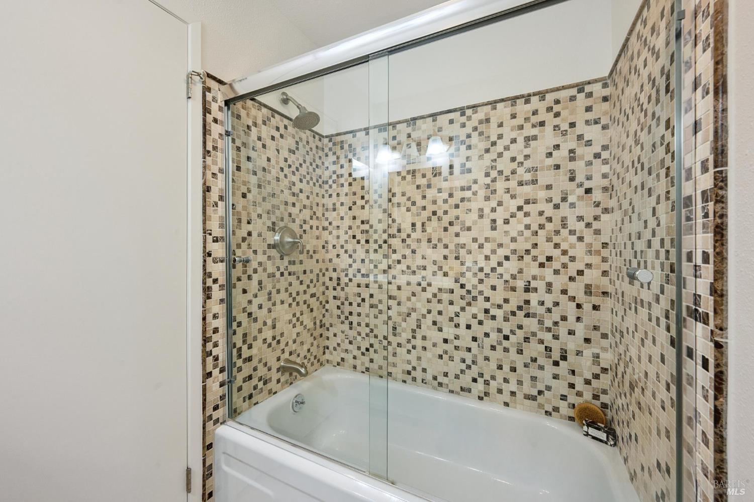 215 Hemlock Drive Healdsburg CA 95448
