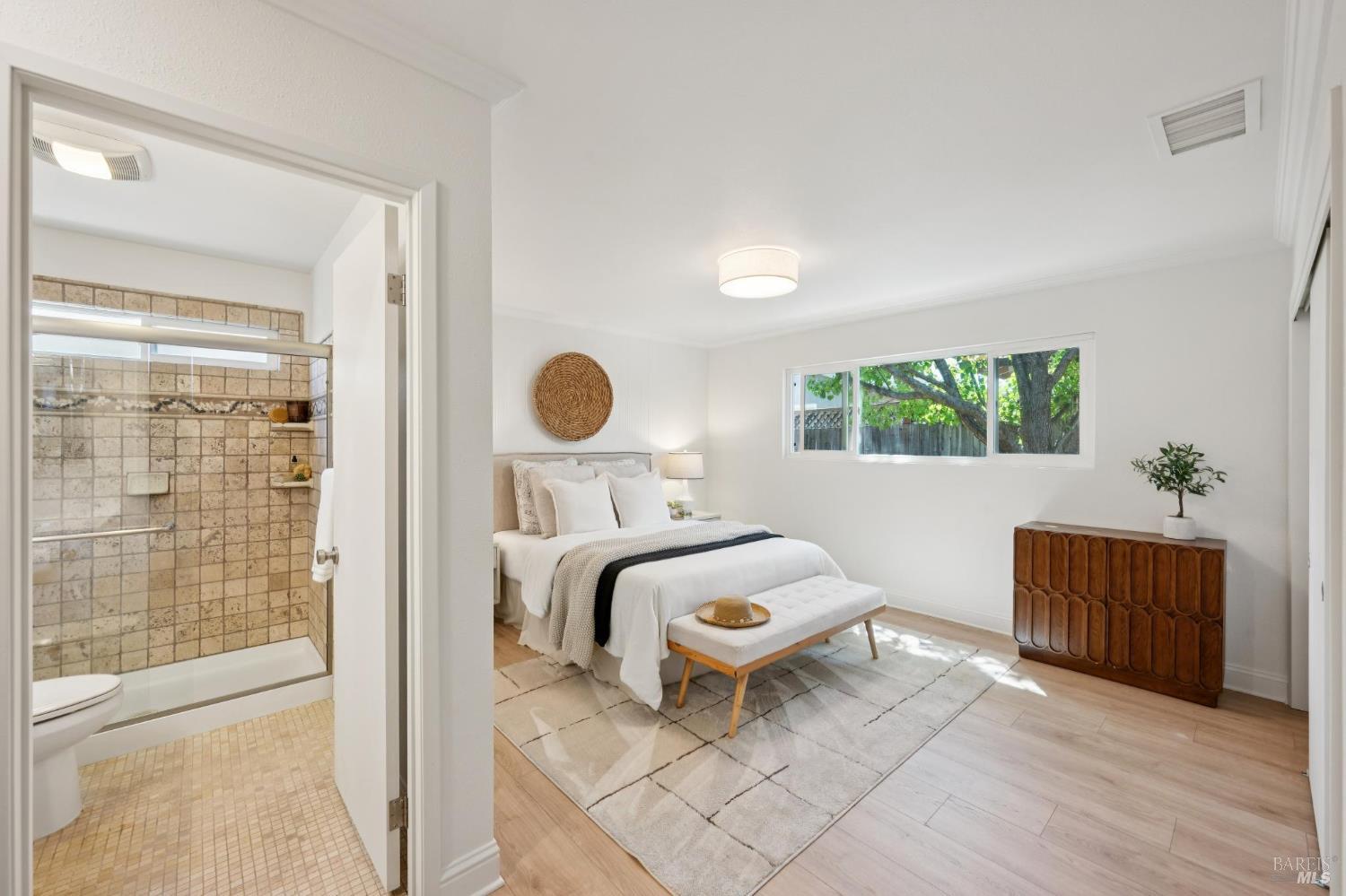 215 Hemlock Drive Healdsburg CA 95448