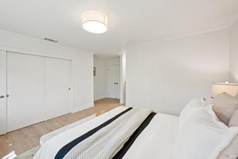 215 Hemlock Drive Healdsburg CA 95448