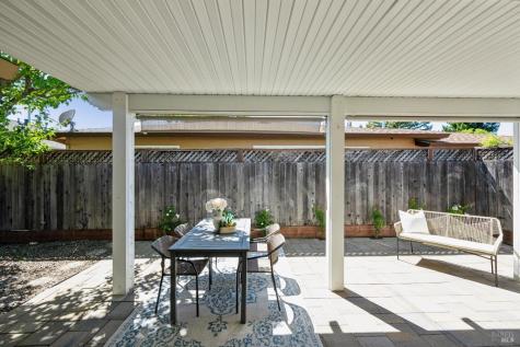 215 Hemlock Drive Healdsburg CA 95448